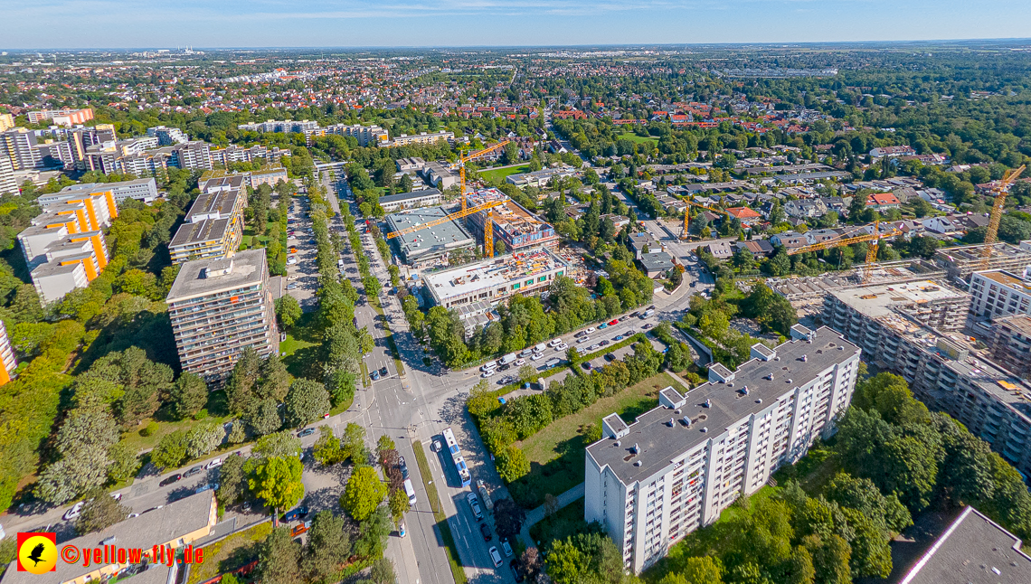 02.09.2022 - Baustelle Grundschule am Karl-Marx-Ring und Villa in der Niederalmstraße 16 in Neuperlach